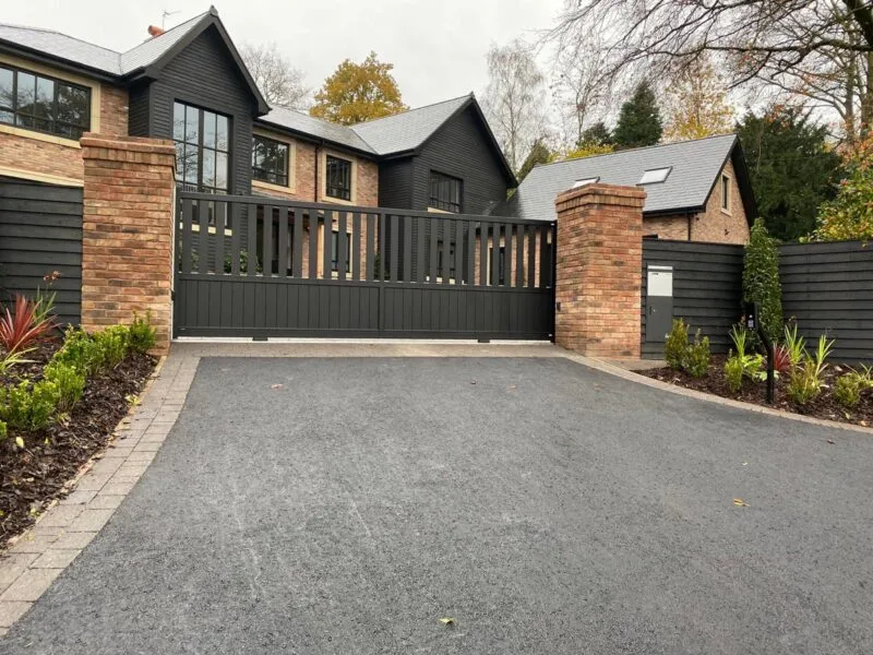 Grey--Aluminium-Driveway-Gates